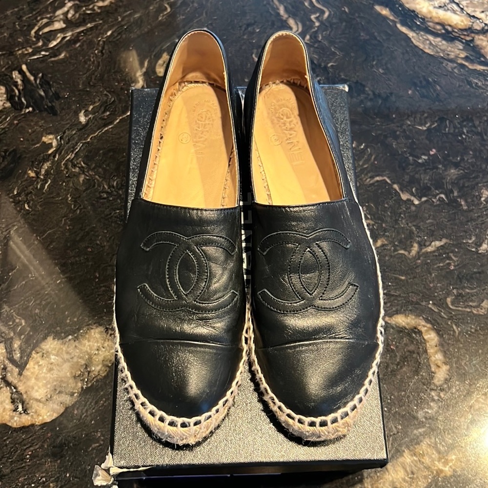 ***SOLD***Authentic EUC Chanel Lambskin Espadrille - Picture 3 of 13